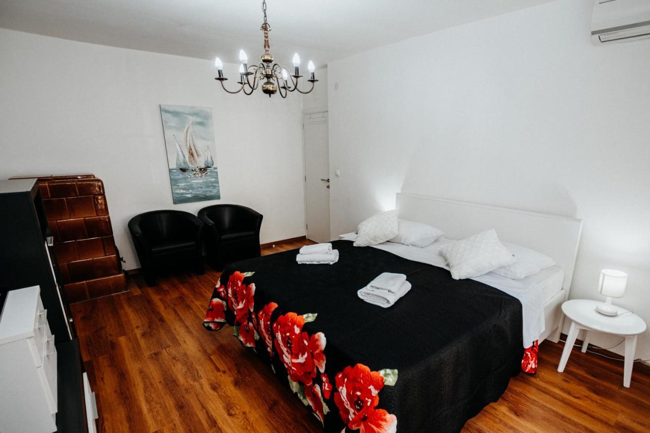 Double And Single S Apartments 자다르 외부 사진