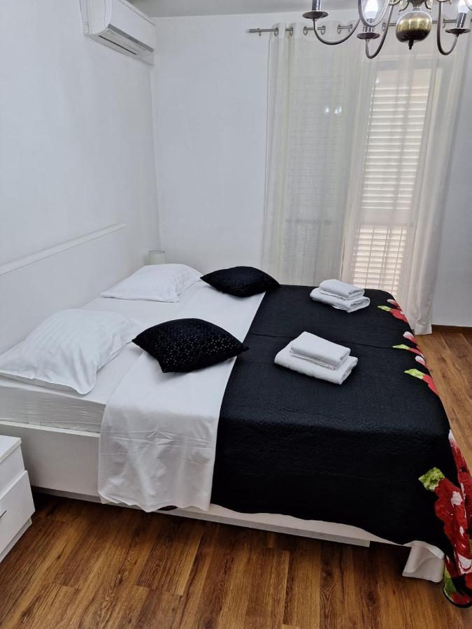 Double And Single S Apartments 자다르 외부 사진